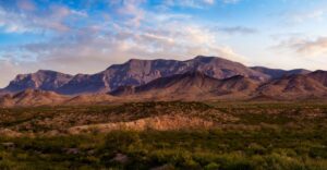 Mountains and land in El Paso, New Mexico